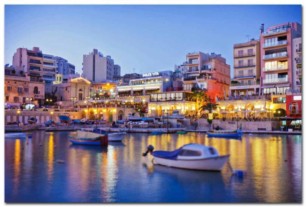 Modern Apartment Steps To St George'S Bay St. Julian's Exterior foto