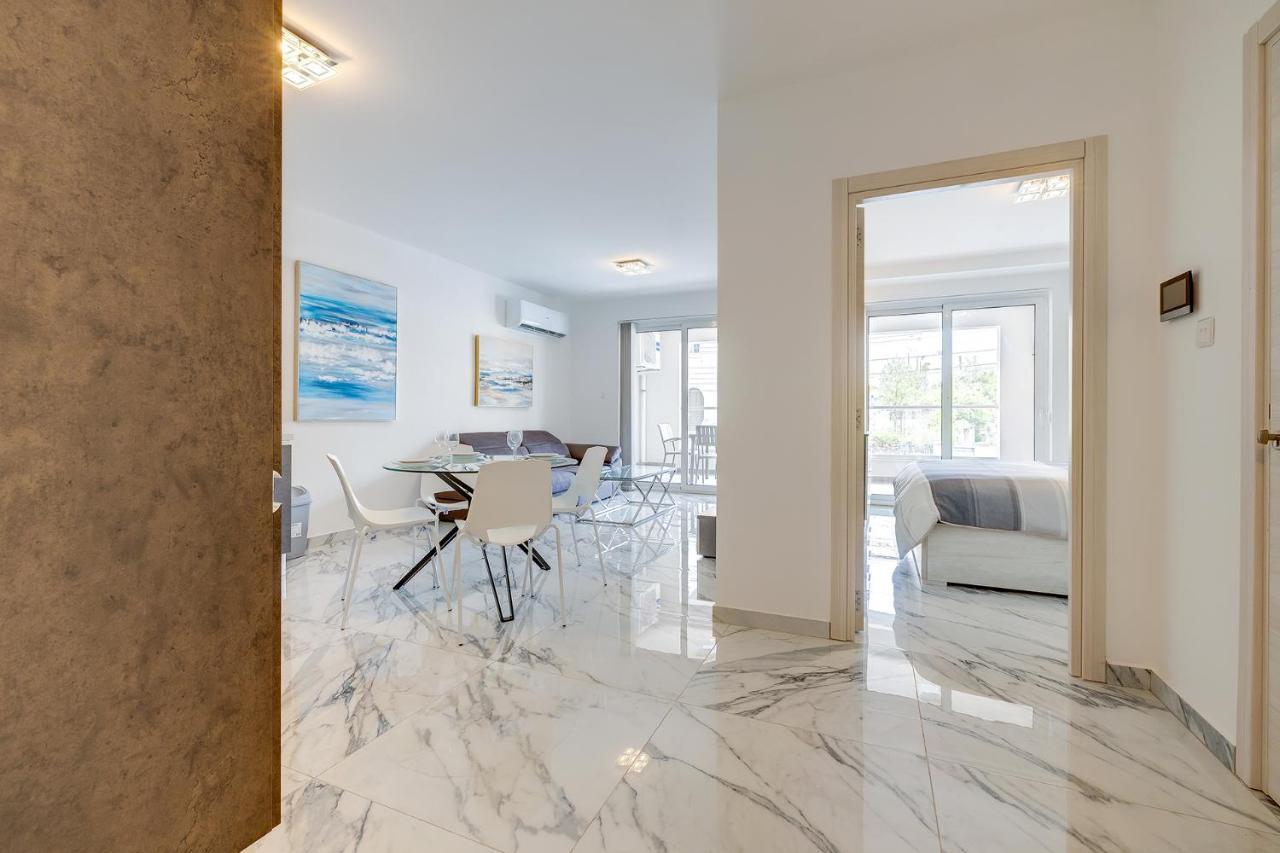 Modern Apartment Steps To St George'S Bay St. Julian's Exterior foto